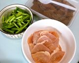 รูปขั้นตอนการทำที่ 1 ของ บุกข้าวราดพริกแกงอกไก่