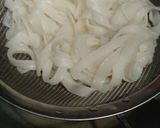 Foto langkah ke 2 dari resep Kwetiaw creamy.