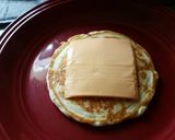 A picture of step 4 of Sausage Mcgriddles.