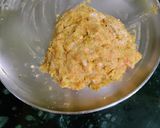 A picture of step 3 of Pumpkin Flower Chops.