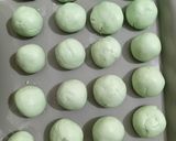 Foto langkah ke 4 dari resep Klepon Ketan Gula Merah.