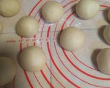 Foto langkah ke 2 dari resep Bomboloni butter garlic.