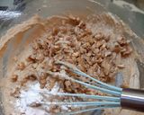 Foto del paso 2 de la receta: Cookies de mantequilla de maní con nueces y chips de chocolate 💣💥