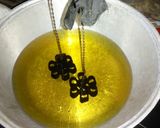 Foto langkah ke 4 dari resep Kembang goyang (saroja) Gurih ala jampangkulon.