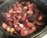 Une image de l'étape 13 de Navets et carottes violettes aux épices indiennes, bouillon de porc et coriandre.