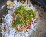 A picture of step 6 of Pumpkin Flowers Fried Rice.