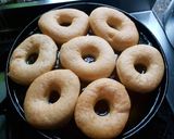 A picture of step 6 of Fluffy Doughnuts.