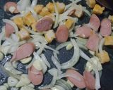 Foto langkah ke 3 dari resep Spaghetti Aglio Olio sosis,chicken nugget.