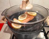 Foto del passaggio 2 della ricetta Salmone al vapore