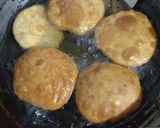 A picture of step 5 of Swadist Aloo Kachori.