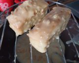 Foto del paso 9 de la receta: Bizcochitos de coco con cobertura crujiente de chocolate blanco y almendras (SIN GLUTEN)
