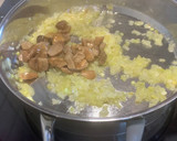 Foto del paso 3 de la receta: Arroz con butifarras y boletus