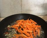 Foto langkah ke 3 dari resep Edisi #BekalNgantor - Ayam Wortel Saus Tiram.