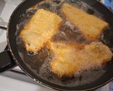 Klasszikus rántott harcsa recept fázis 4 fotója