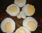 முட்டை மிளகு இட்லி (Egg chilly idly recipe in Tamil) ரெசிபி ஸ்டேப் 10 புகைப்படம்