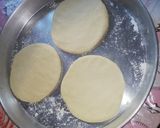 Une image de l'étape 2 de Chapati tunisienne.
