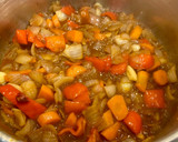 Foto del paso 3 de la receta: Chipirones rellenos en salsa picantona..