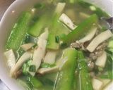 Hình bước làm 2 của món Canh bí xanh, nấm đùi gà