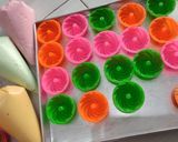 Foto langkah ke 3 dari resep Bolu Kukus Twister Mini.