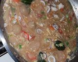 Foto langkah ke 4 dari resep Seblak kuah + cilok.