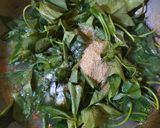 Foto langkah ke 2 dari resep Bobor Labu Daun Ubi.
