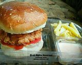 A picture of step 12 of Kfc style Zinger burger #ramadankitayari.