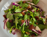 Foto del paso 3 de la receta: Ensalada de melón con pistachos y rúcula