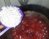 A picture of step 3 of Beetroot halwa.