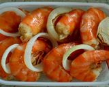 Hình bước làm 1 của món Tôm nướng muối tiêu + salad bơ