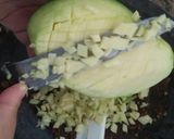 Foto langkah ke 3 dari resep 11. Sambal Trasi Mangga muda (Pencit).