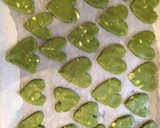 Foto del paso 5 de la receta: Galletas de té matcha con chips de chocolate blanco