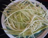 Foto del paso 1 de la receta Rollitos de calabacín con queso y curry