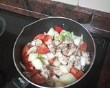 Foto del paso 5 de la receta Chuletas de cerdo adobadas con puré de papas, guisantes y salsa