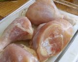 Foto del paso 1 de la receta: Pollo al jugo horneado con cerveza y mandarina al estilo Mari