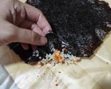 Foto langkah ke 3 dari resep Salmon Mentai Sushi Homemade.