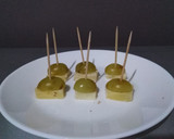 Foto del paso 2 de la receta: Brochetas de uva y queso de oveja