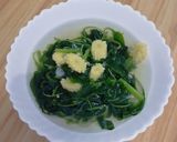 Foto langkah ke 3 dari resep Sayur Bening Bayam Jagung Muda.