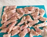 Szezámmagos csirkemellcsíkok hagymás- petrezselymes burgonyával recept fázis 1 fotója