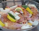 A picture of step 2 of Hot lemony roasted chicken thighs.