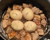 Hình bước làm 9 của món Thịt Kho Trứng Đơn Giản Tại Nhật