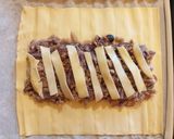 Foto del passaggio 4 della ricetta Strudel salato tonno e cipolle rosse