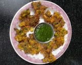 A picture of step 7 of Hare Bhare Pakode 😋.
