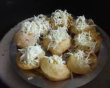 A picture of step 4 of Pizza panipuri.