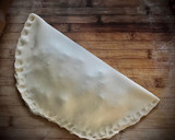 Foto del paso 7 de la receta: Cena italiana: Calzone clásico y Calzone de salchichón ibérico con champiñones
