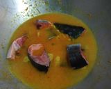Foto langkah ke 5 dari resep Ikan Patin Bumbu Kuning Kemangi  Pedas.