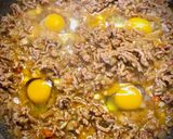 Foto del paso 6 de la receta Huevos rancheros con papas arrugás