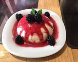 Foto del paso 8 de la receta: Panacota de coco con coulis de zarzamora y canela