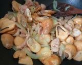 Foto langkah ke 4 dari resep Ayam Cah Jamur.
