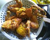 Foto langkah ke 3 dari resep Ayam ungkep bumbu kuning.