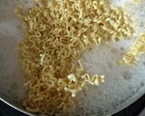 Foto langkah ke 2 dari resep Mie Goreng Telur Hati Sapi Sawi.